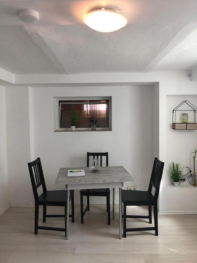 Bescheidene Untergeschoss Wohnung In Guter Lage. 科隆 外观 照片