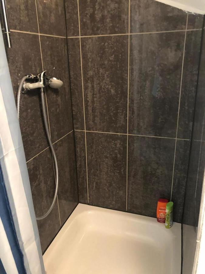Bescheidene Untergeschoss Wohnung In Guter Lage. 科隆 外观 照片